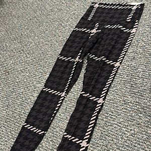 Black and white Designed leggings from Aerie size m